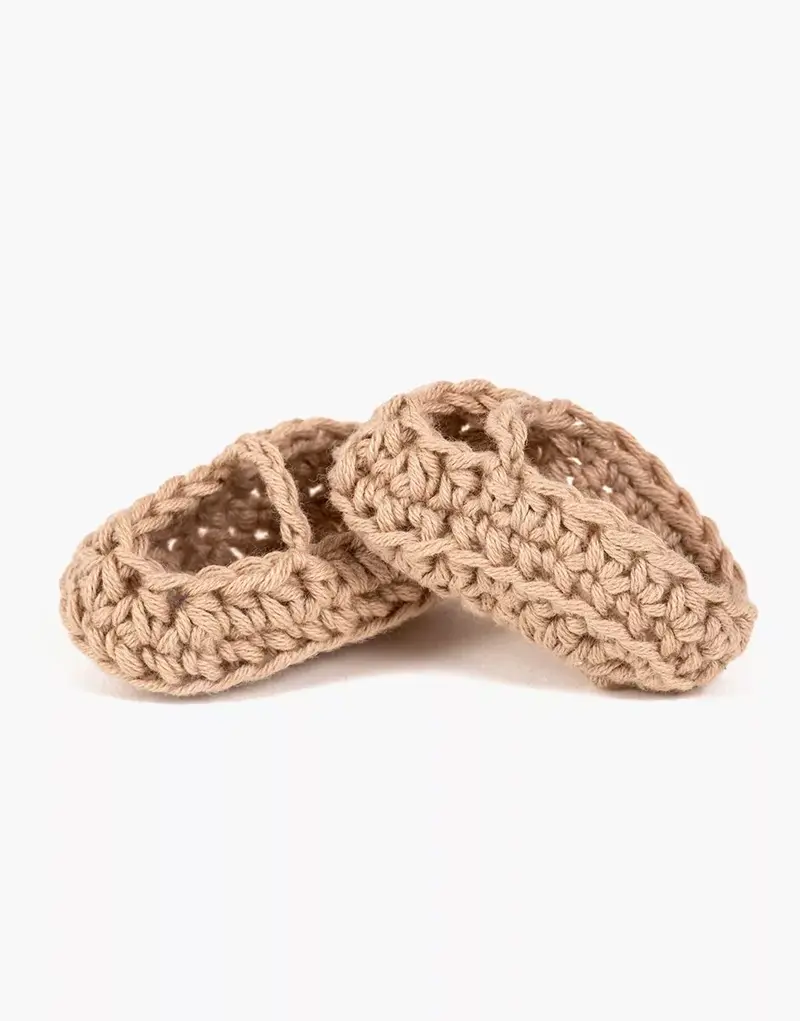 Ballerine beige fatte a mano all'uncinetto