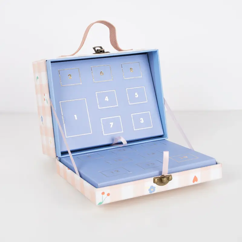 Calendario dell’Avvento – Collana Fashion Smaltata – Meri Meri