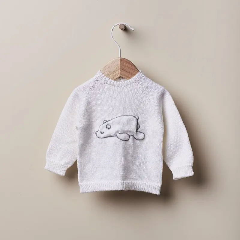 Completo THIS IS WINTER LOVE in lana morbida – maglia con ricamo orsetto e pantaloni a costine