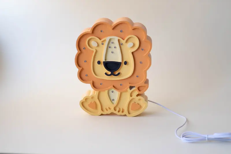 Lampada legno leone USB