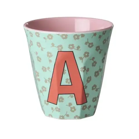 Media Tazza dell’Alfabeto Menta “A” con Fiori – Melamina Rice Denmark