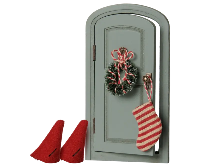 Set Porta Natalizio Maileg per Topolini – Porta, Ghirlanda e Accessori di Natale | Casa delle Bambole Maileg PRE-ORDINE