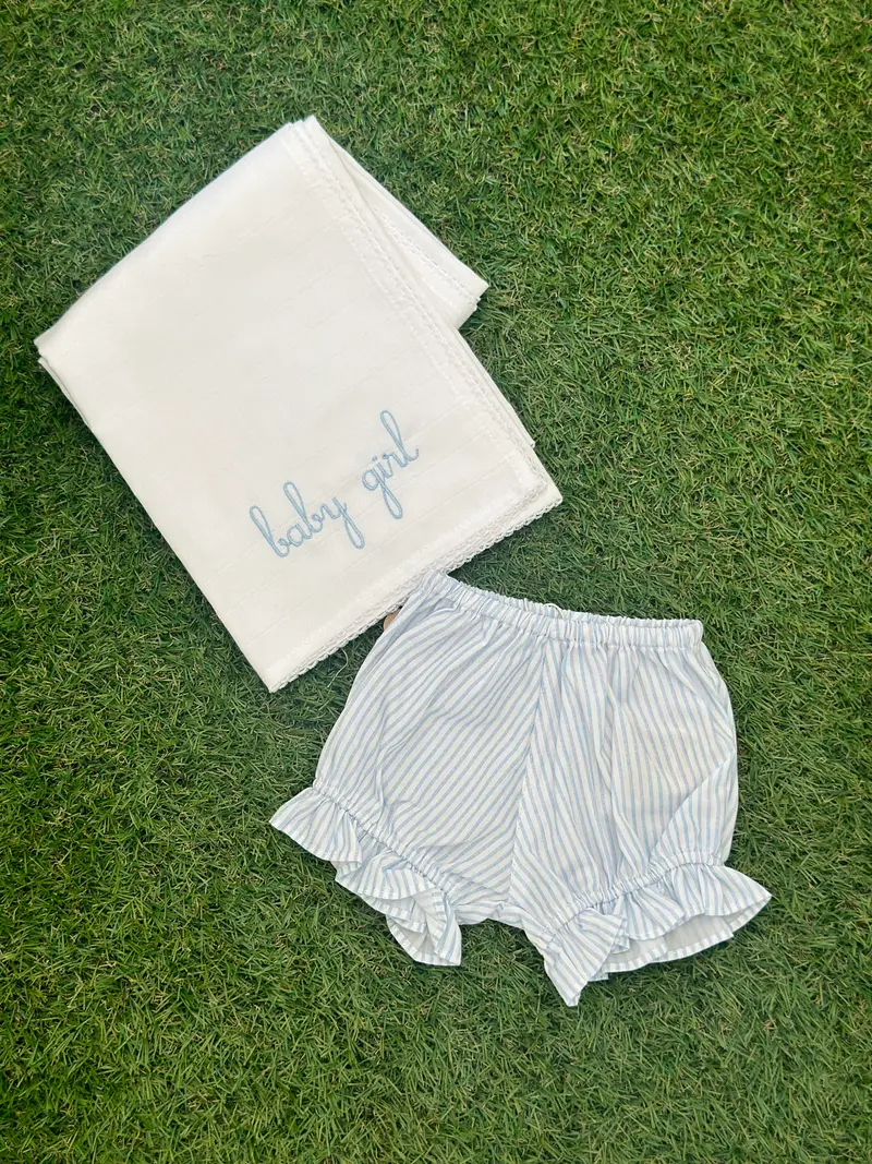 Shorts in leggerissimo cotone con motivo a righe e volant