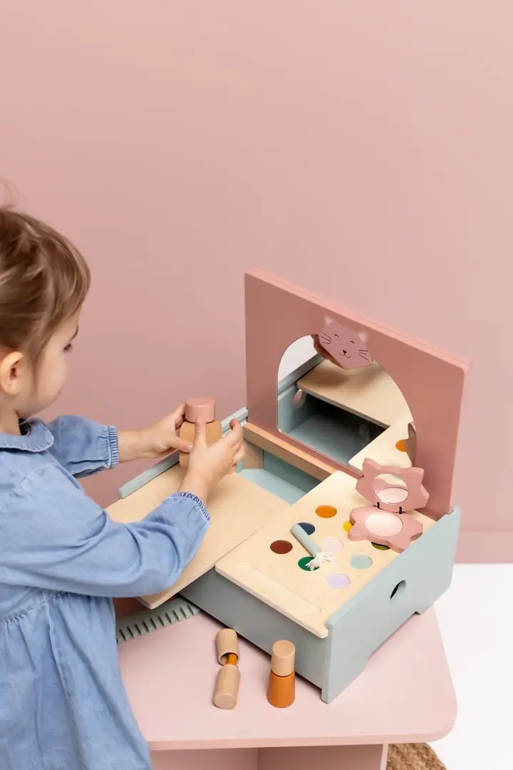 Wooden Toys - Make-Up Table